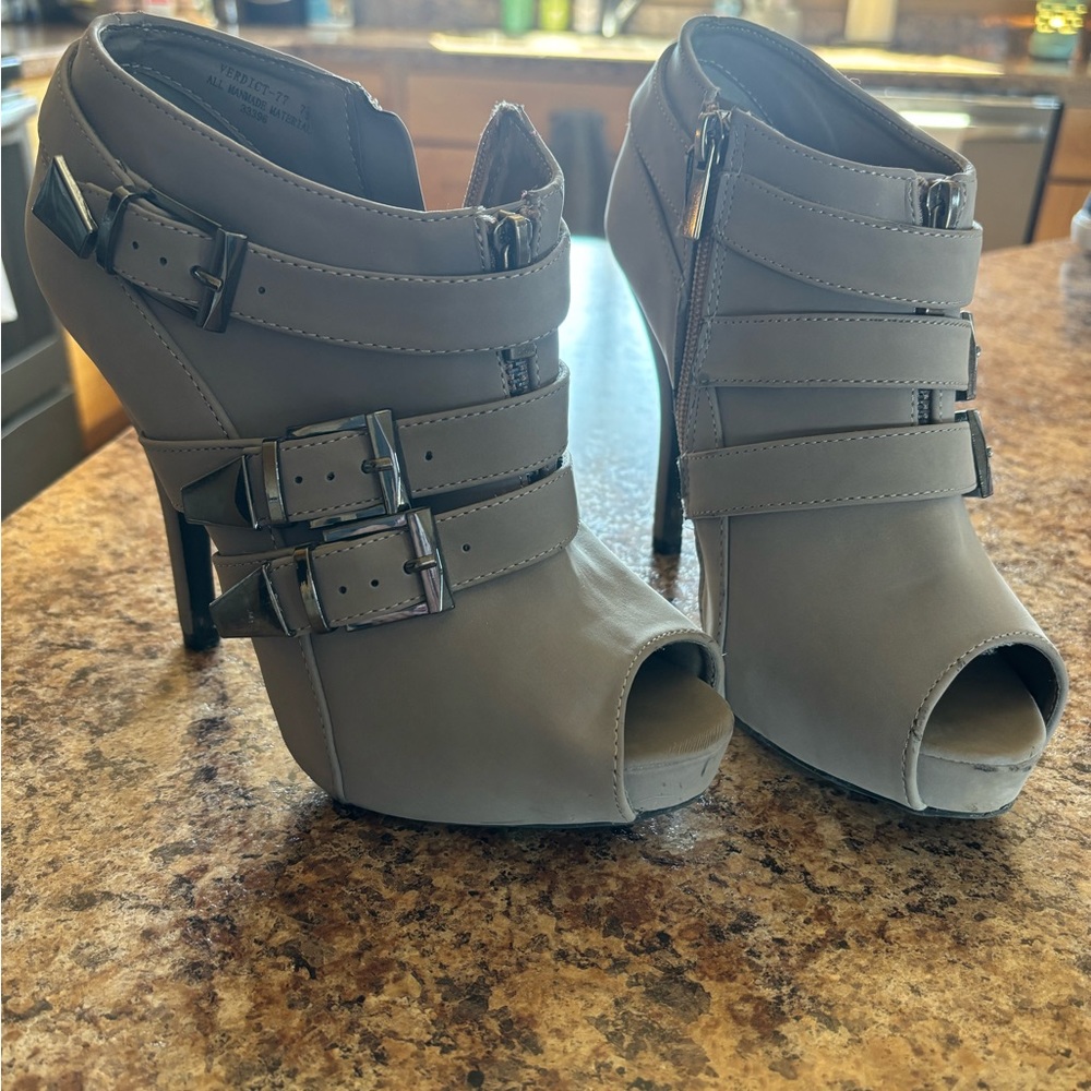 Anne Michelle Shoe Size 7.5